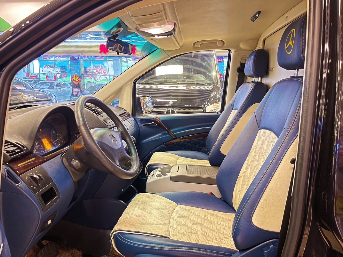 2015年10月奔驰 威霆  2015款 3.0L 精英版