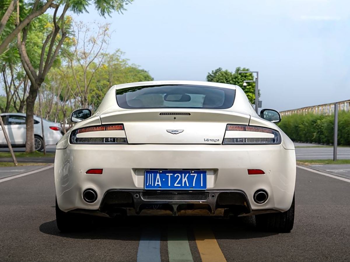 阿斯頓·馬丁 V8 Vantage  2011款 4.7L Sportshift Coupe圖片