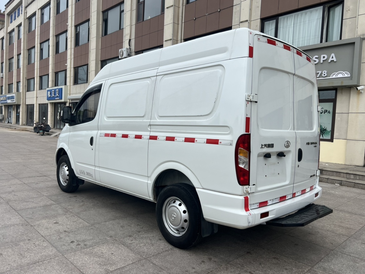 2019年03月上汽大通 V80  2021款 2.0T PLUS 手動(dòng)廂式貨車VAN短軸中頂3座