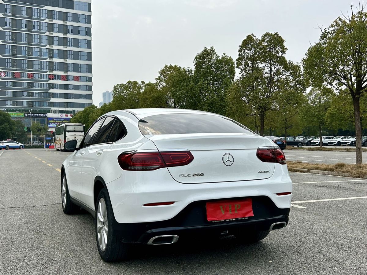 奔馳 奔馳GLC  2022款 改款 GLC 260 4MATIC 轎跑SUV圖片