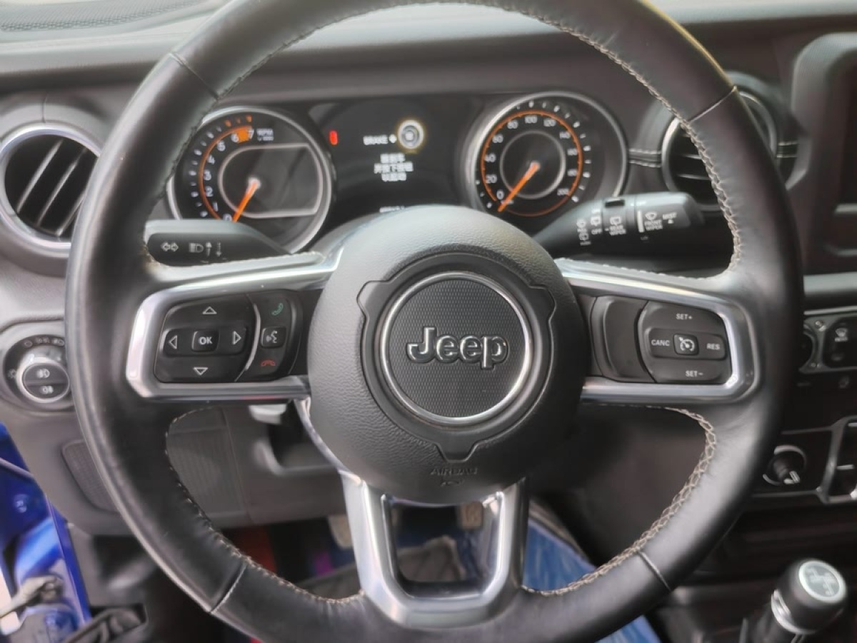 Jeep 牧馬人  2018款 2.0T Sahara 四門版圖片
