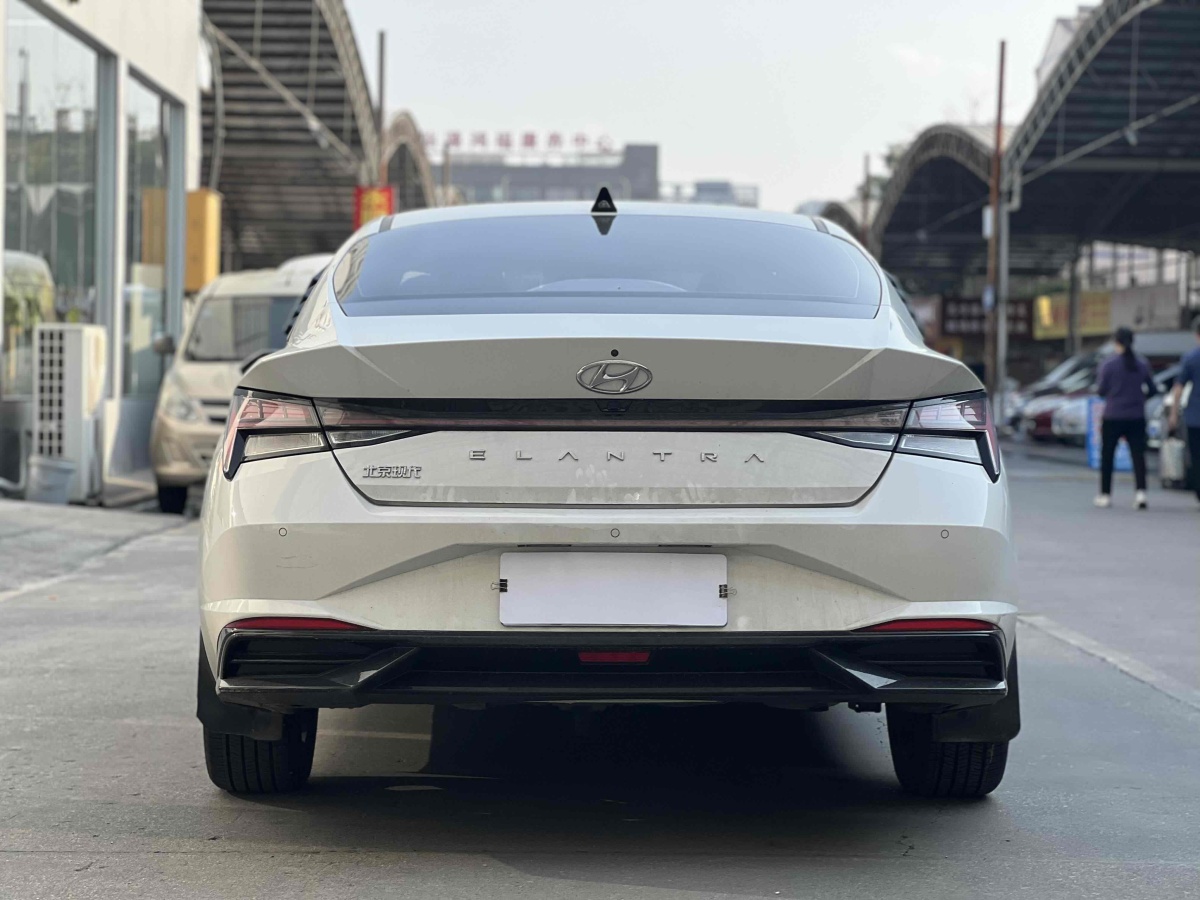 現(xiàn)代 伊蘭特  2022款 1.5L CVT LUX尊貴版圖片