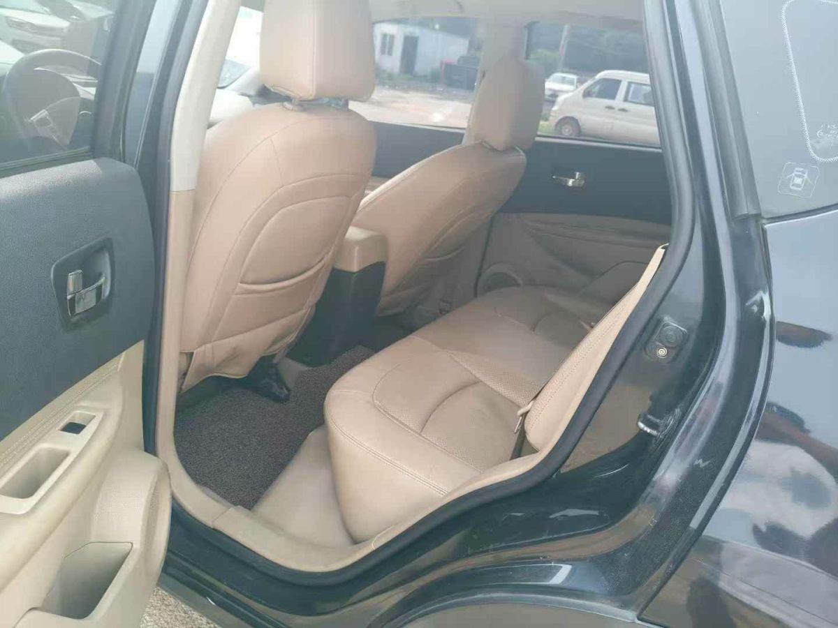 日產(chǎn) 逍客  2010款 20S火 CVT 2WD圖片