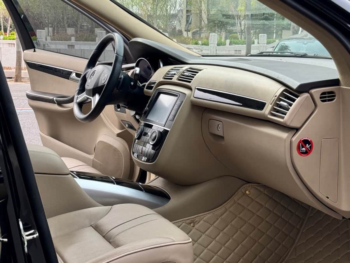奔馳 奔馳R級(jí)  2017款 R 320 4MATIC 豪華型臻藏版圖片