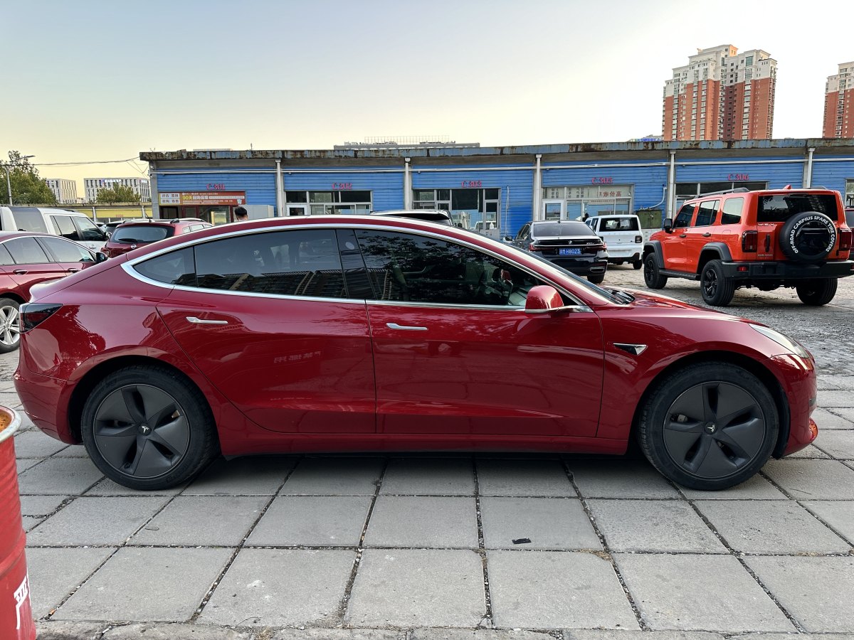 特斯拉 Model 3  2019款 標準續(xù)航后驅升級版圖片