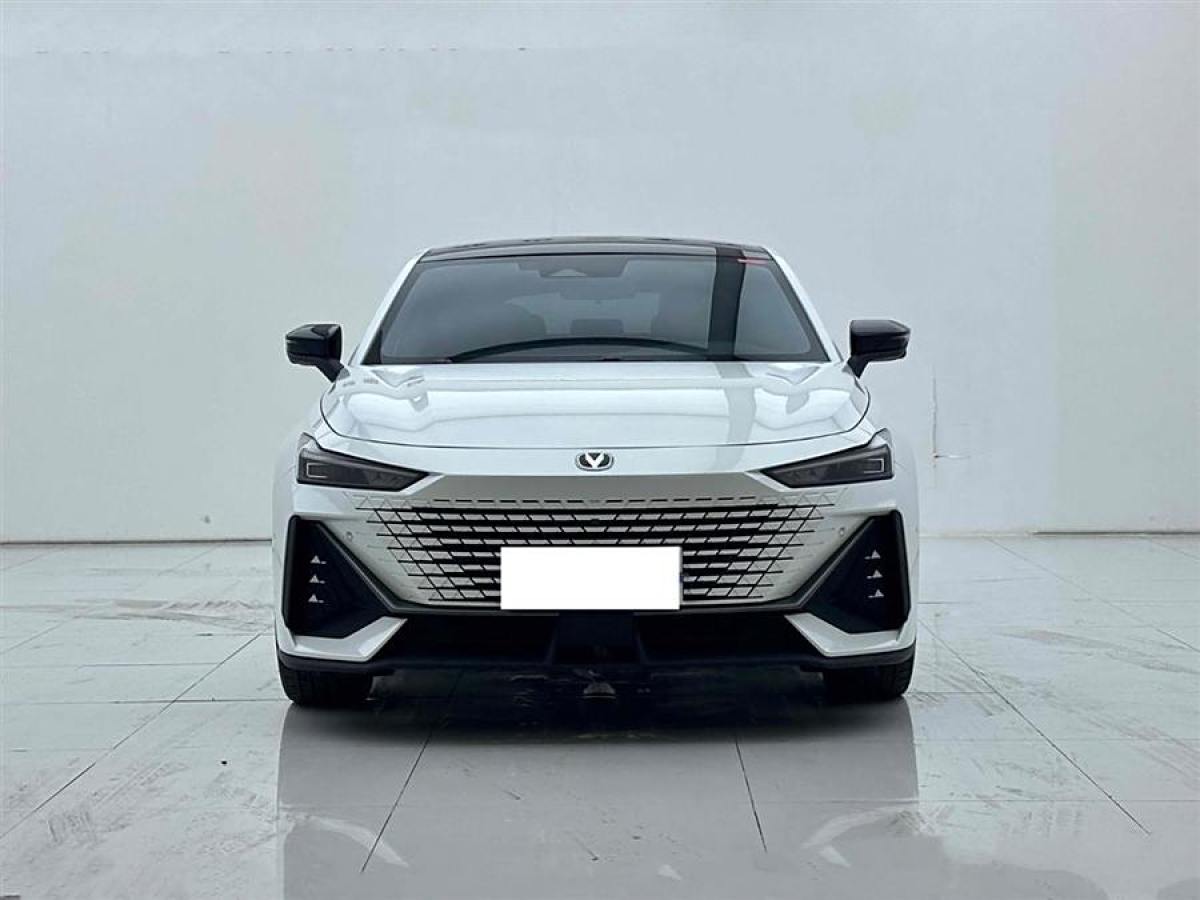 2022年6月長(zhǎng)安 長(zhǎng)安UNI-V  2022款 1.5T 智慧領(lǐng)航型