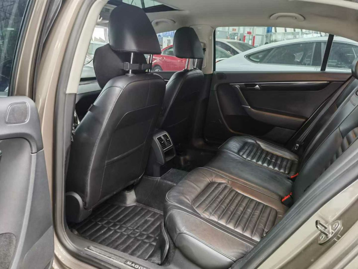 大眾 輝騰  2014款 3.0L 商務(wù)型圖片