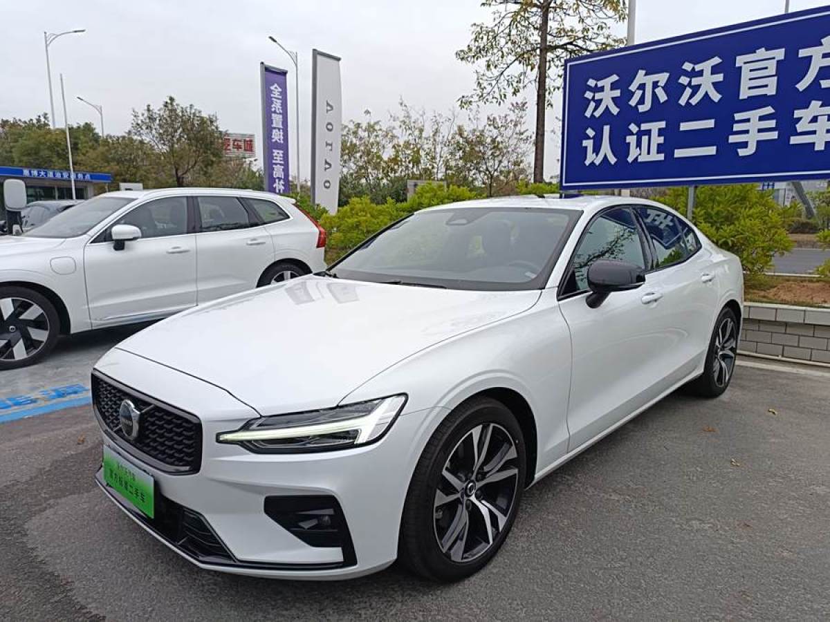 沃爾沃 S60L  2024款 B5 智雅運(yùn)動(dòng)版圖片