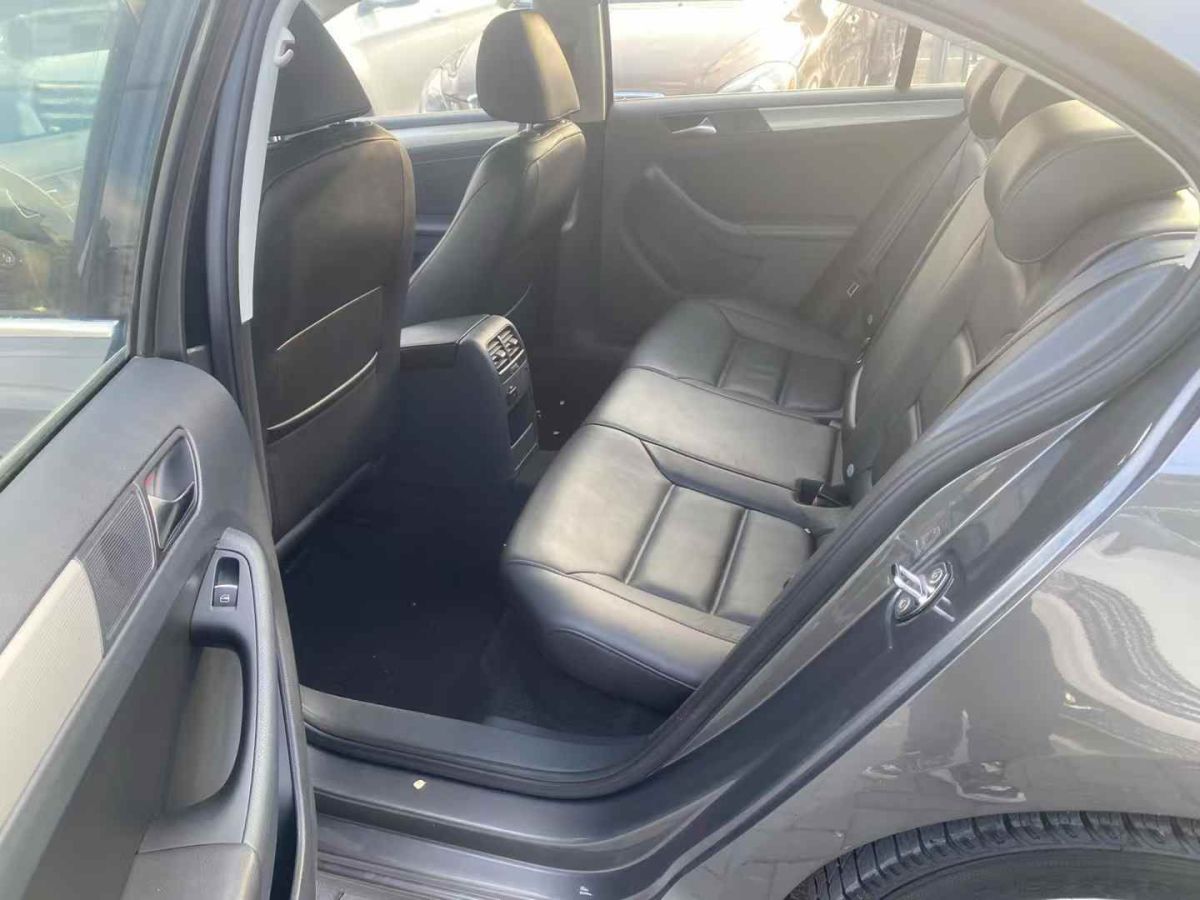大眾 速騰  2013款 1.4TSI 藍(lán)驅(qū)版圖片