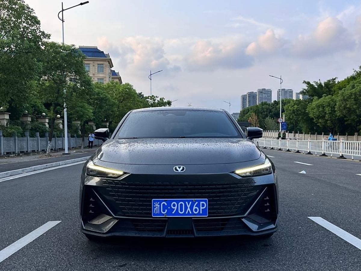 2022年10月長安 長安UNI-V  2022款 1.5T 智慧領(lǐng)航型