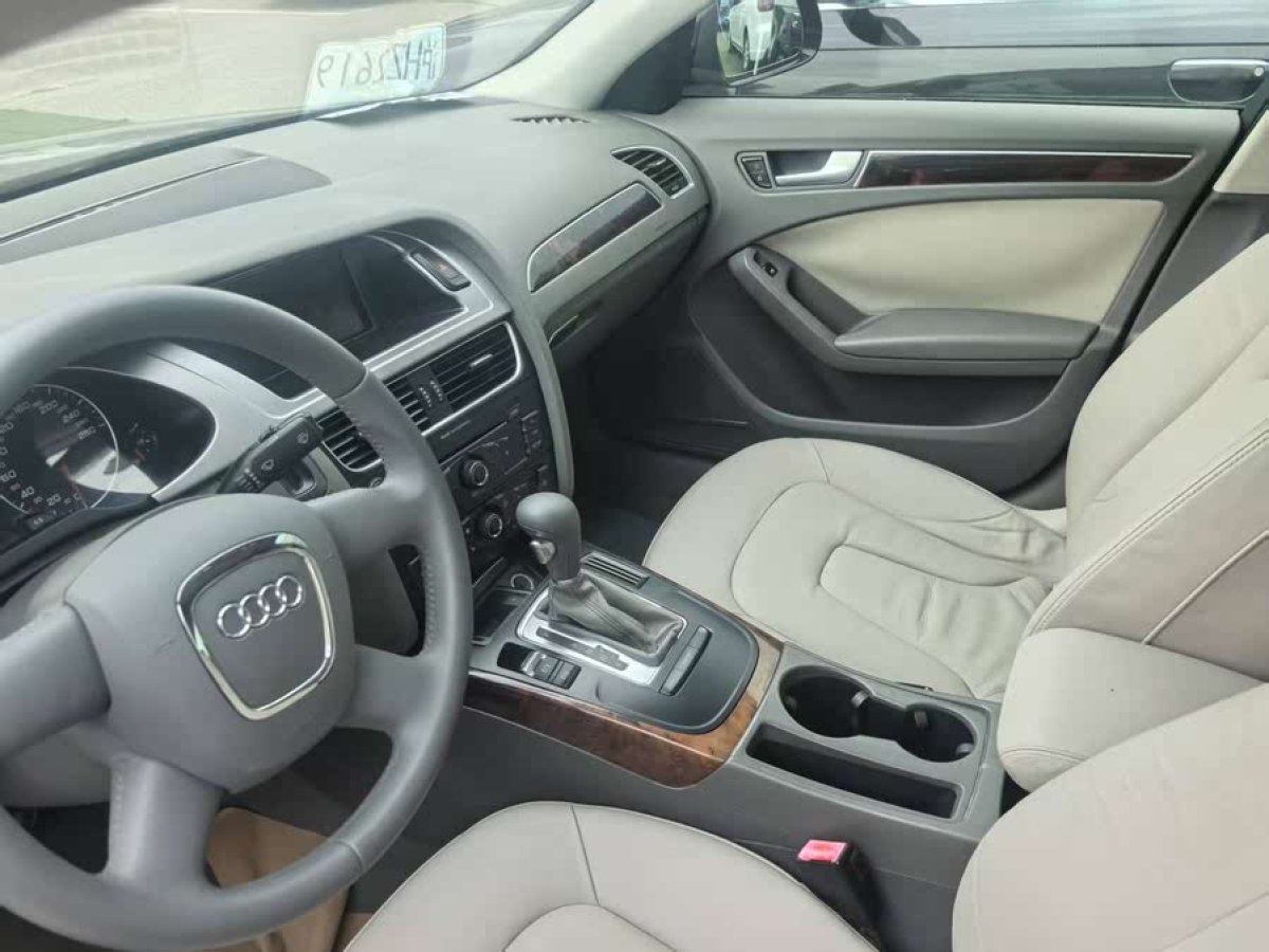 奧迪 奧迪A4L  2009款 2.0 TFSI 標(biāo)準(zhǔn)型圖片