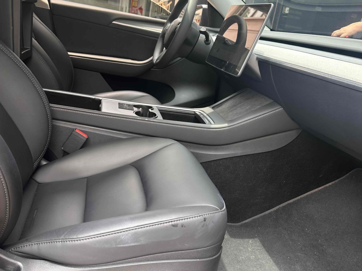 特斯拉 Model Y  2024款 后輪驅(qū)動版圖片