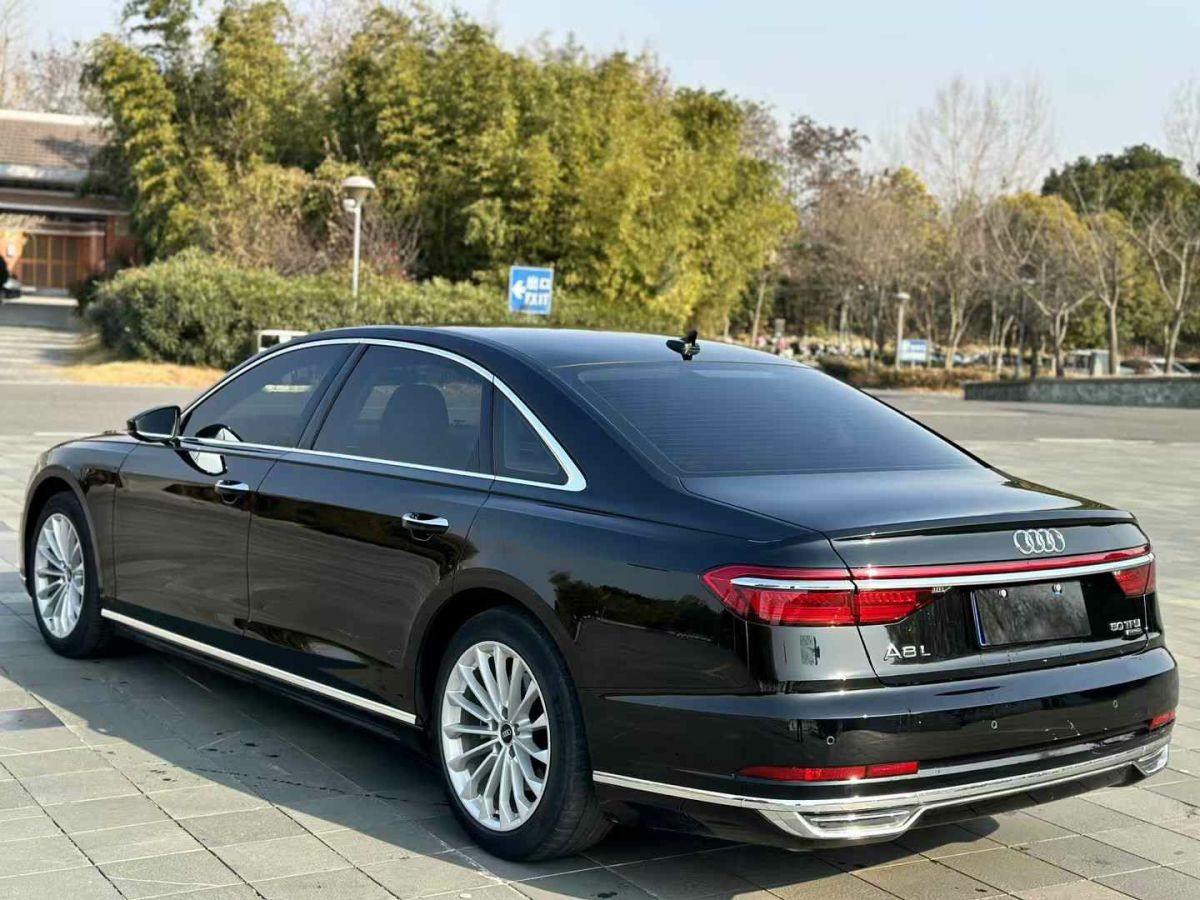 奧迪 奧迪A8  2022款 A8L Horch創(chuàng)始人版 傳奇型圖片