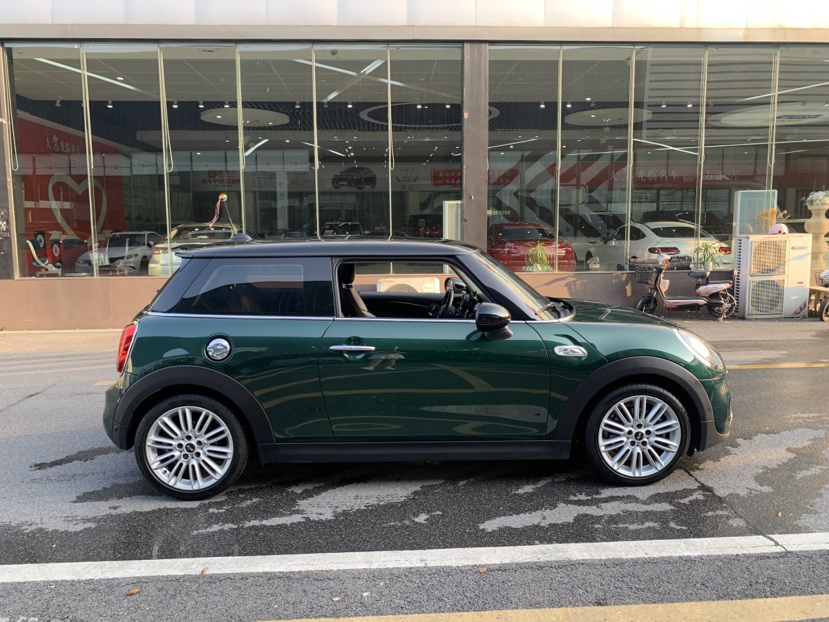 MINI CLUBMAN  2018款 2.0T COOPER S 經(jīng)典派圖片