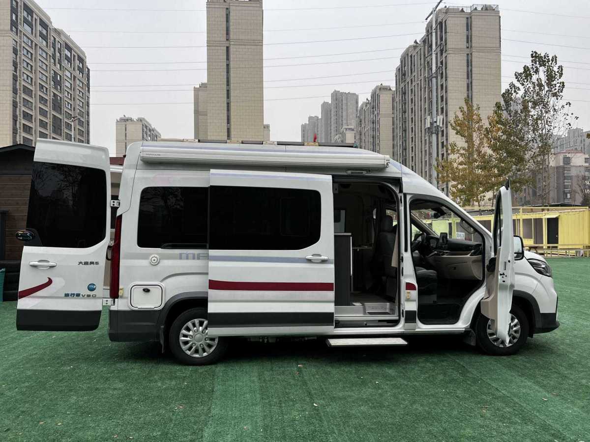 上汽大通 RV90  2021款 2.0T旅行家V90自行式B型房車(chē)旗艦版圖片