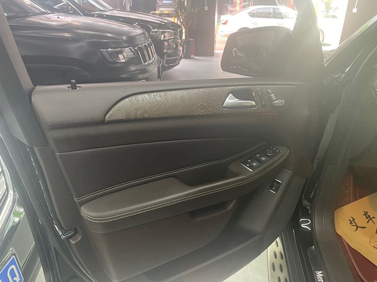 奔馳 奔馳GLE  2016款 GLE 320 4MATIC 豪華型圖片