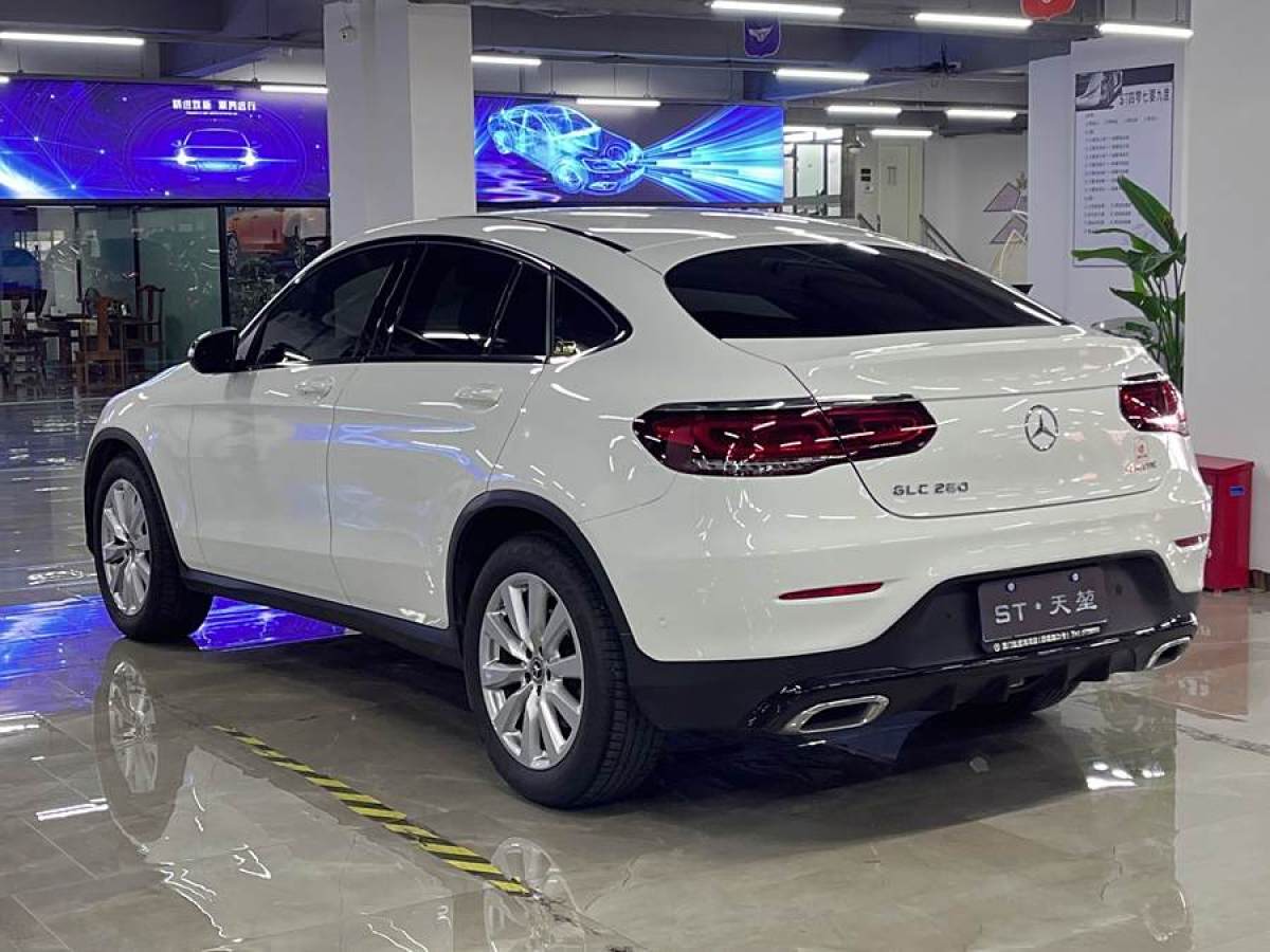 2020年7月奔馳 奔馳GLC  2023款 改款 GLC 260 4MATIC 轎跑SUV