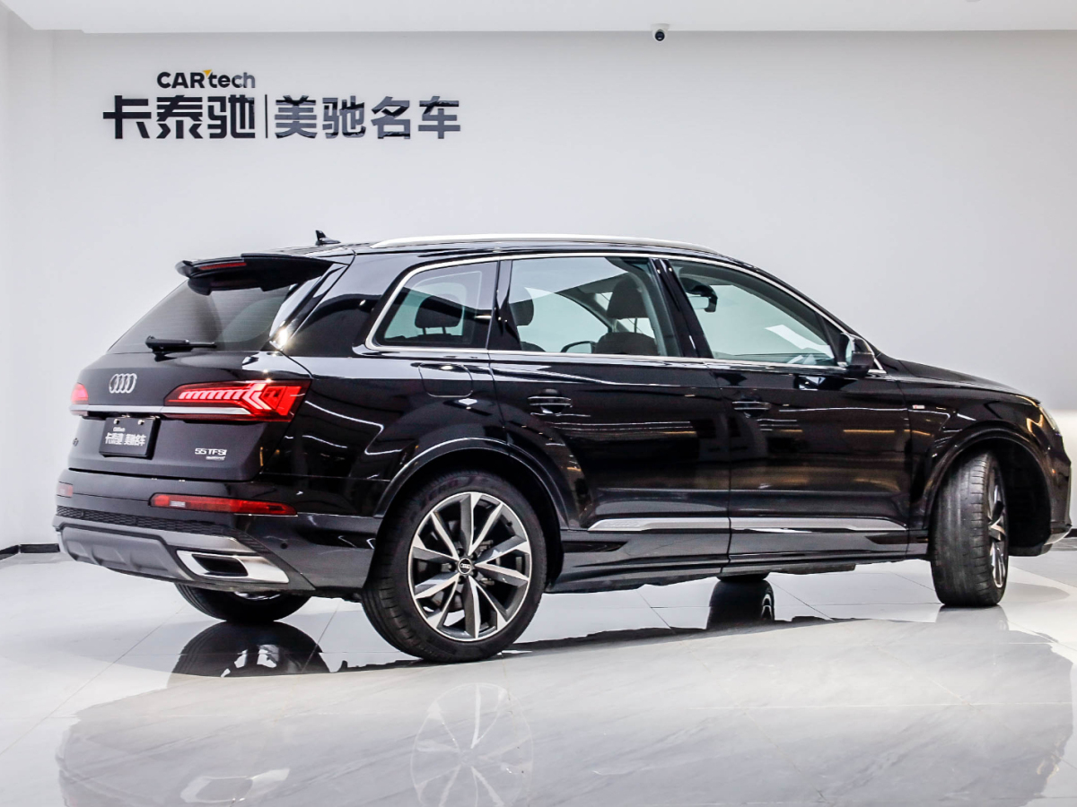 奧迪Q7 2022款 55 TFSI quattro S line運(yùn)動(dòng)型圖片