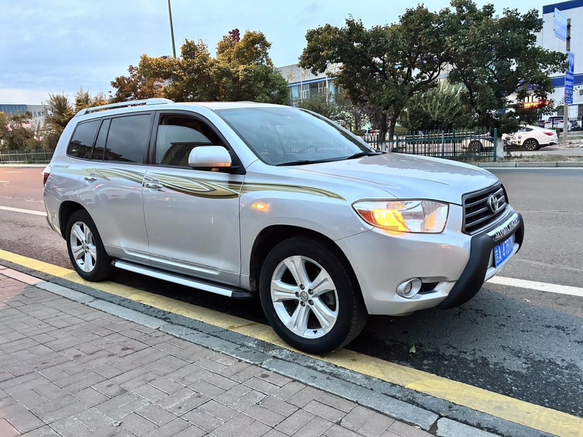 2010年4月豐田 漢蘭達  2009款 2.7L 兩驅(qū)7座至尊版