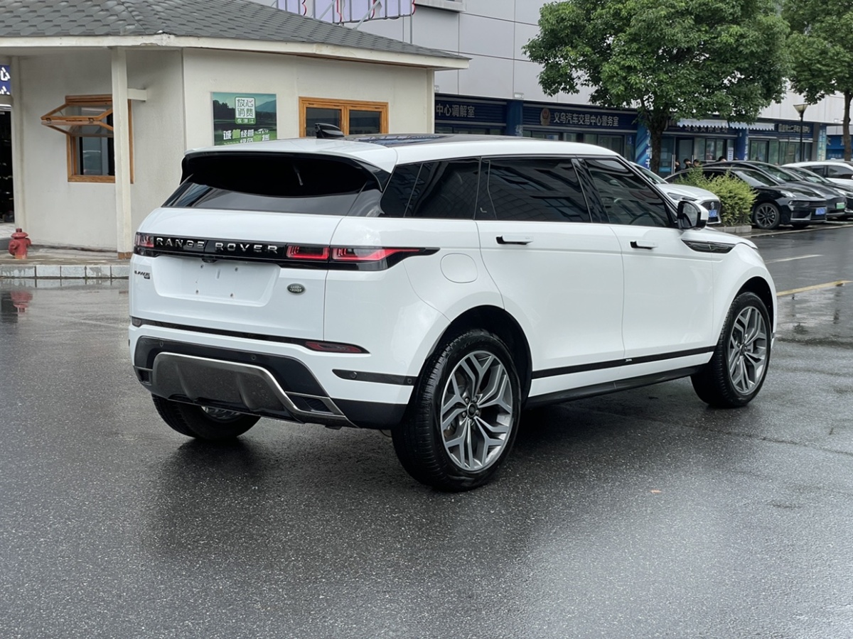 路虎 攬勝極光  2022款 極光L 249PS R-Dynamic HSE 奢享版圖片