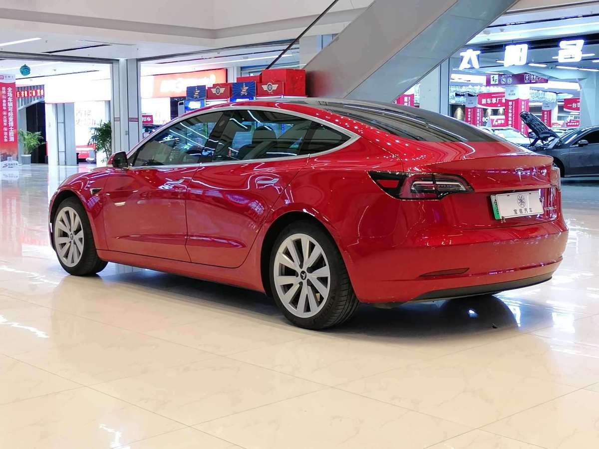 特斯拉 Model 3  2019款 標(biāo)準(zhǔn)續(xù)航后驅(qū)升級版圖片