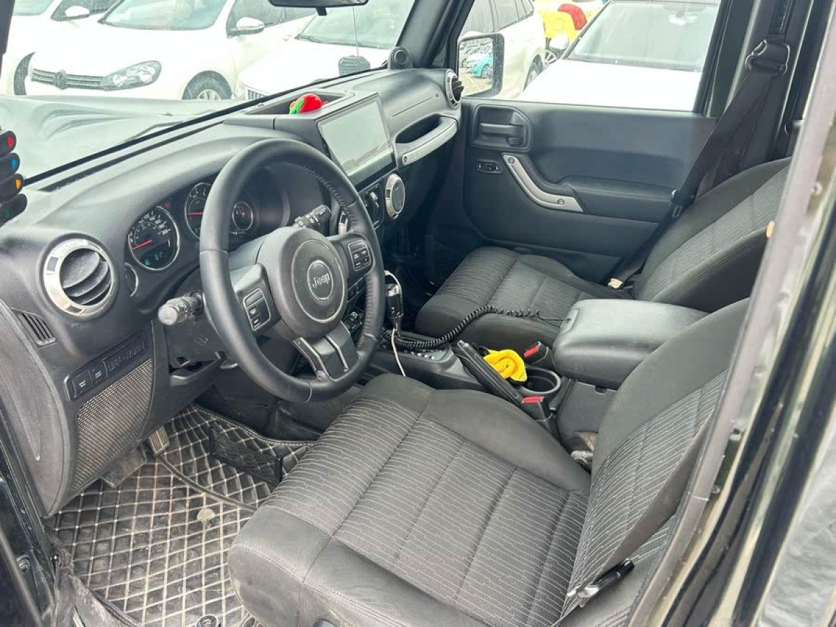 Jeep 牧馬人  2011款 3.8L Rubicon 四門版圖片