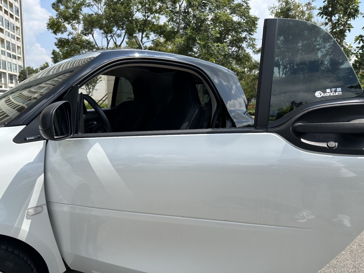 smart fortwo  2018款 1.0L 52千瓦硬頂激情版圖片