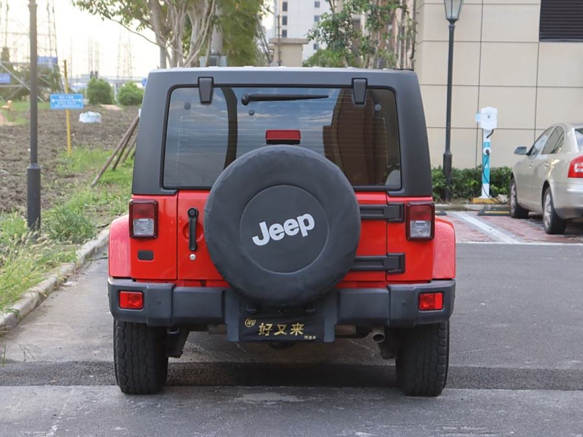 2017年1月Jeep 牧馬人  2015款 3.0L Sahara 四門舒享版