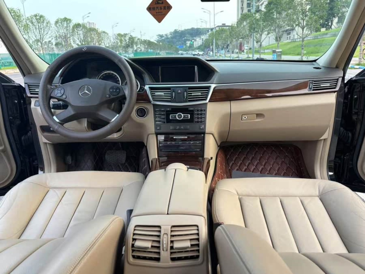 奔馳 奔馳E級  2022款 改款 E 300 L 時尚型圖片