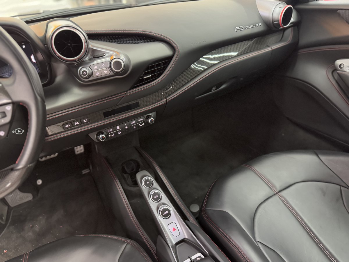 法拉利 F8 Tributo  2019款  3.9T V8圖片