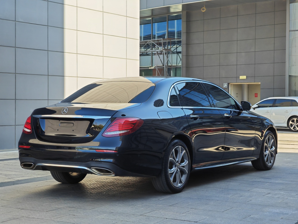 奔馳 奔馳E級  2020款 改款 E 300 L 時尚型圖片