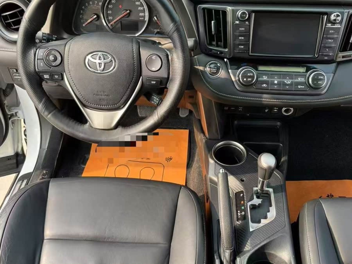 豐田 RAV4榮放  2013款 2.5L 自動四驅(qū)豪華版圖片