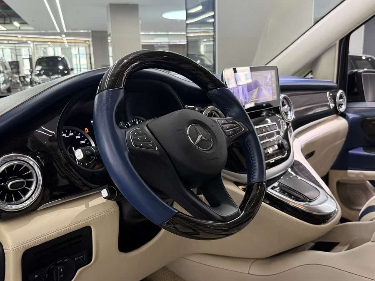 奔馳 威霆  2021款 2.0T 精英版 7座圖片