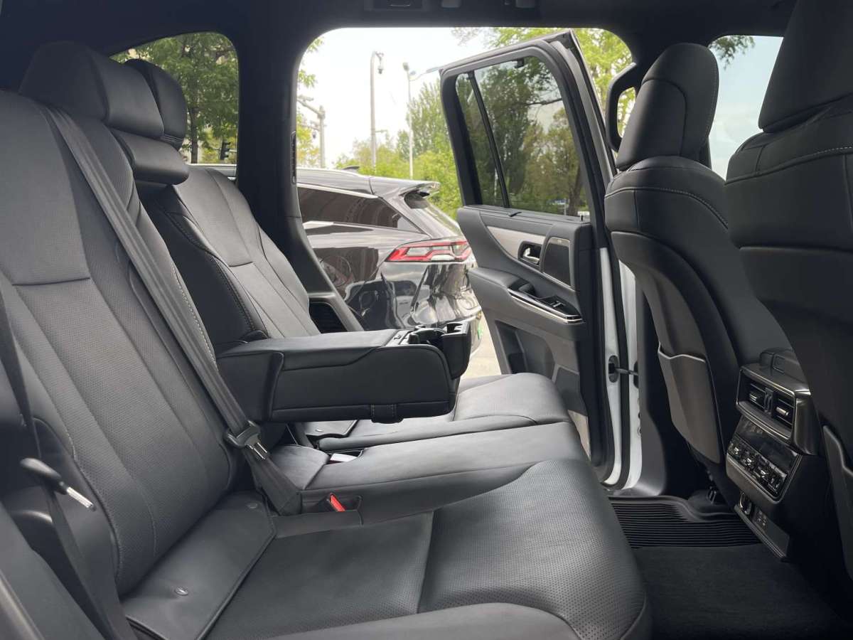 雷克薩斯LX 2023款 LX600 7座 F-Sport運動版（美規(guī)）圖片