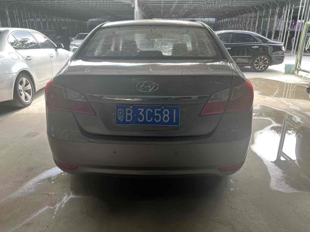 現(xiàn)代 悅動  2011款 1.6L 自動豪華型圖片