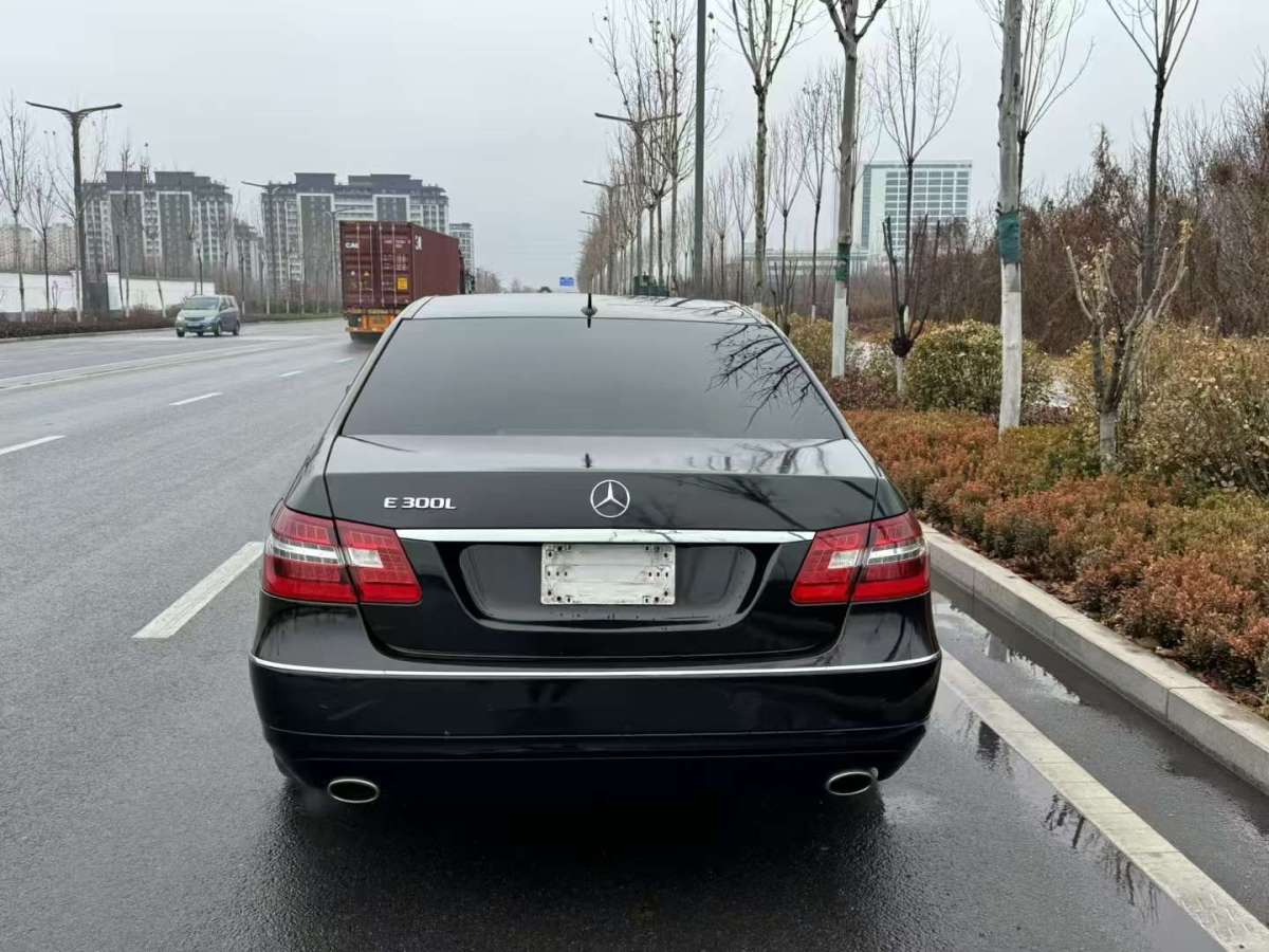 奔馳 奔馳E級(jí)  2012款 E 300 L 優(yōu)雅型圖片