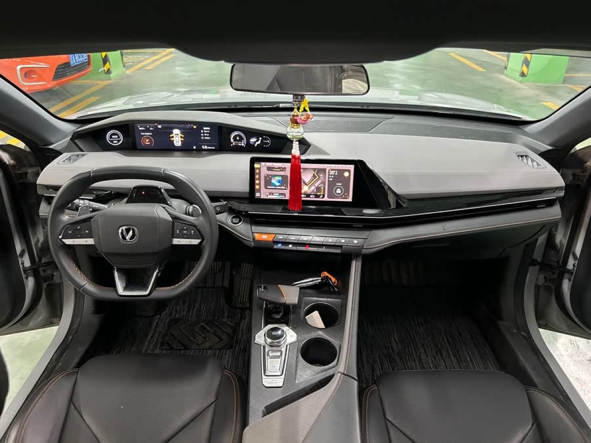 長安 長安UNI-V  2022款 1.5T 智慧領(lǐng)航型圖片