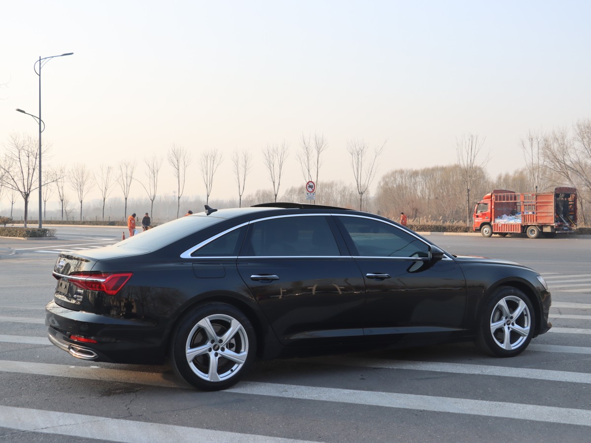 奧迪 奧迪A6L  2022款 45 TFSI quattro 臻選致雅型圖片