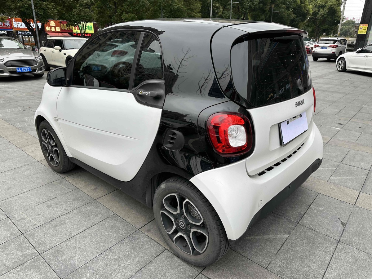 smart fortwo  2016款 0.9T 66千瓦硬頂先鋒版圖片