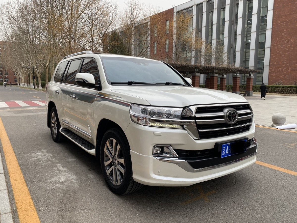 2019年10月豐田 蘭德酷路澤  2018款 5.7L VX-R 12氣 底升(中東版)