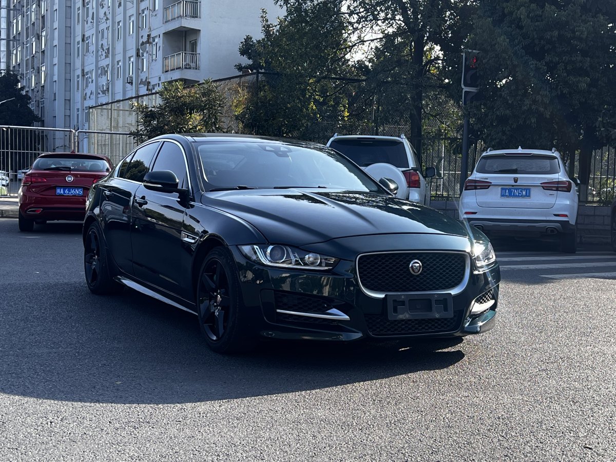 2017年2月捷豹 XE  2017款 2.0T 240PS R-Sport