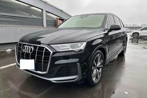 奥迪Q7 奥迪 55 TFSI quattro S line运动型