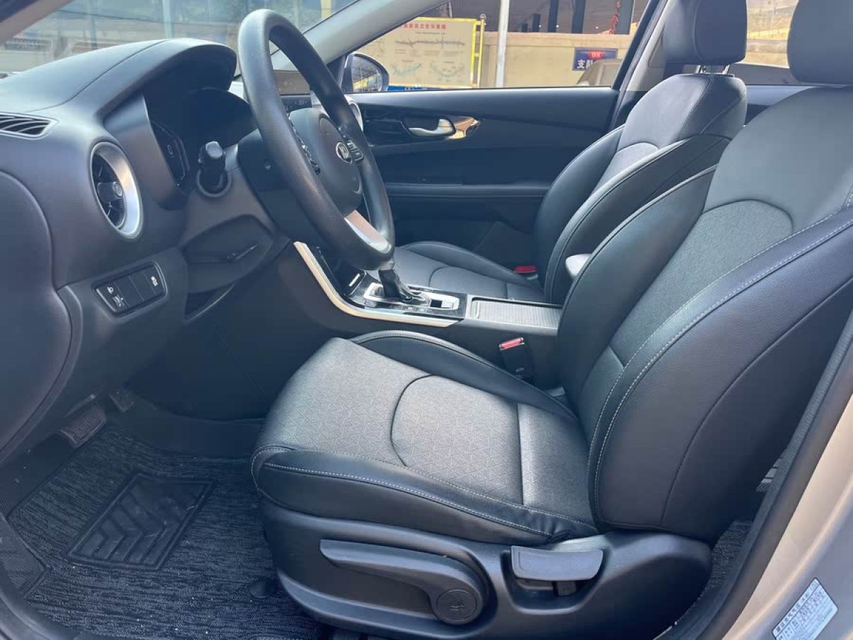 起亞 K3  2019款  1.5L CVT新銳版圖片