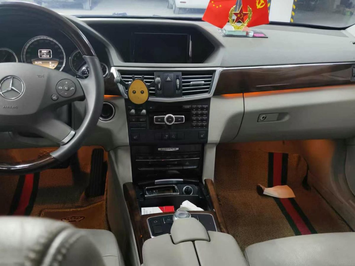 奔馳 奔馳E級(jí)  2012款 E 200 L CGI優(yōu)雅型圖片