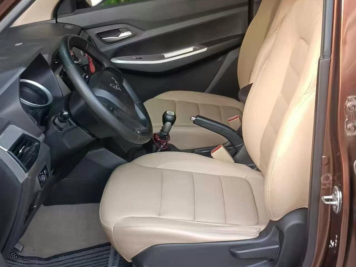 五菱 五菱宏光  2019款  1.5L S基本型國VI LAR圖片