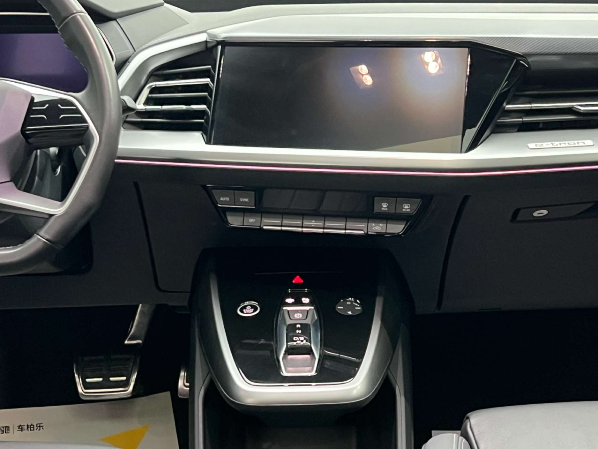 奧迪 奧迪Q4 e-tron  2022款 40 e-tron 創(chuàng)行版圖片