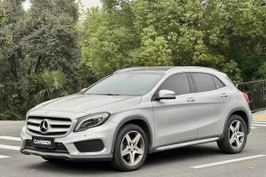 奔驰CLA级 奔驰 CLA 260 4MATIC