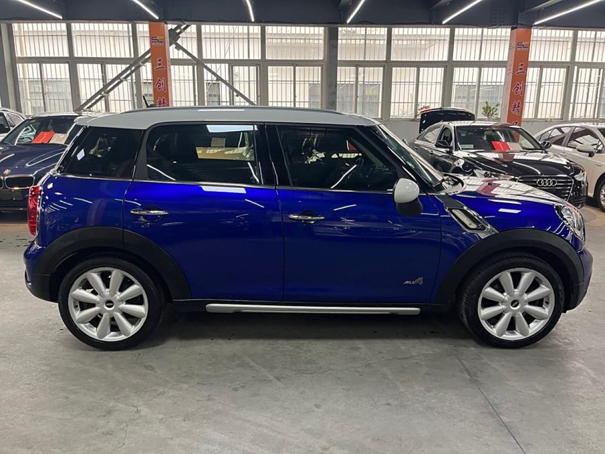 2015年9月MINI COUNTRYMAN  2015款 1.6T COOPER S ALL4 極致暗夜版