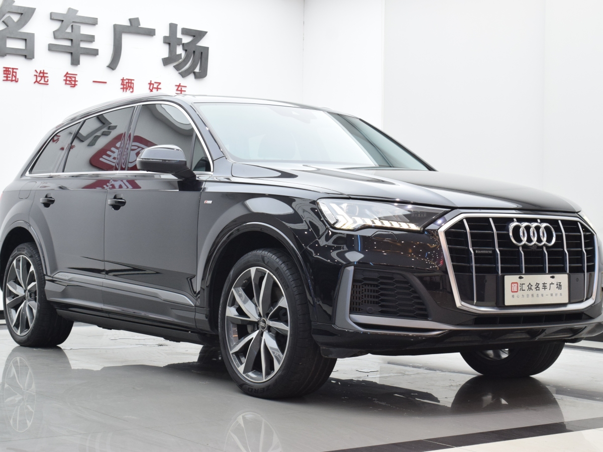 2021年4月奧迪 奧迪Q7  2023款 55 TFSI quattro S line運(yùn)動(dòng)型