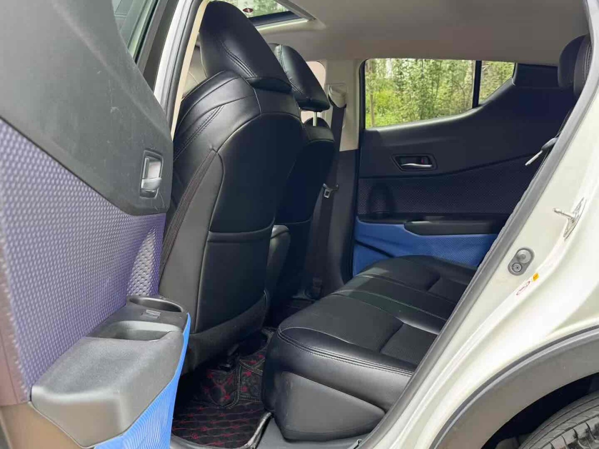 豐田 C-HR  2018款 2.0L 領(lǐng)先版 國(guó)V圖片